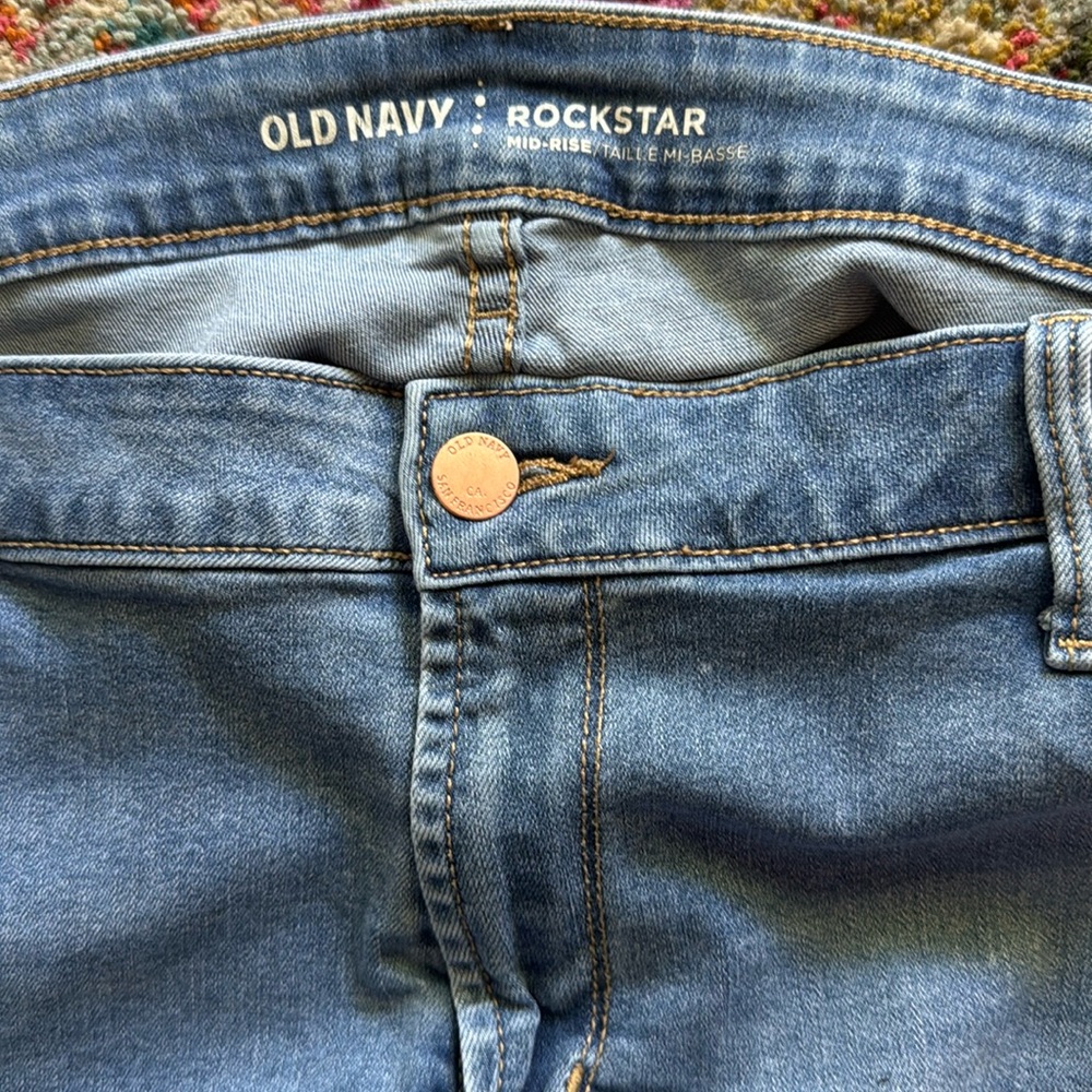 Old Navy rockstar Mid Rise Raw hem